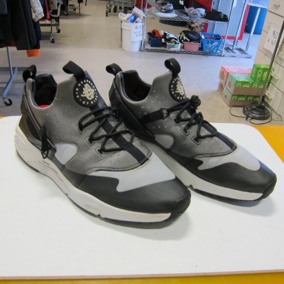 Nike Air Huarache Utility Mens 13 Pure Platinum/Wolf Grey/Black Shoe 806807-003 - Picture 1 of 10